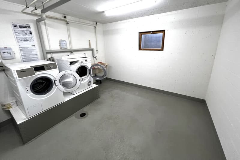 Grosse ruhige 3½ Zimmerwohnung mit 2 Balkonen (12)