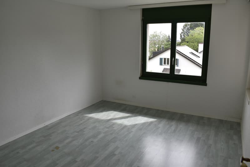 Grosse ruhige 3½ Zimmerwohnung mit 2 Balkonen (6)