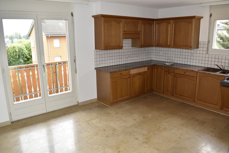 Grosse ruhige 3½ Zimmerwohnung mit 2 Balkonen (2)