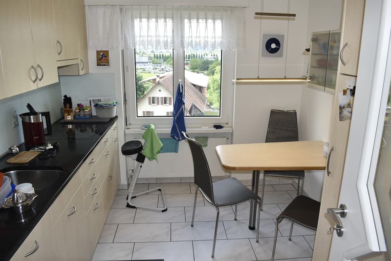 Sehr gepflegte 4½ Zimmerwohnung im obersten Stockwerk (4)