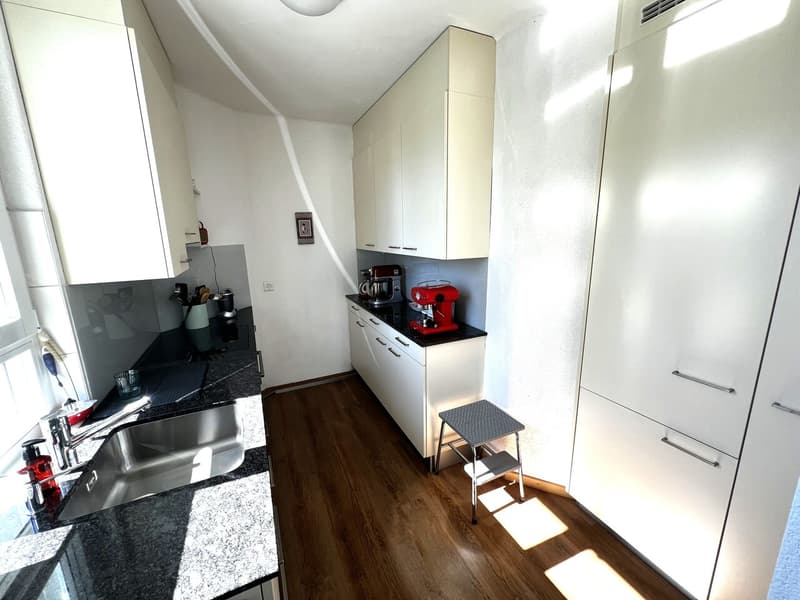 Kleine renovierte 4 Zimmerwohnung in 3 Familienhaus (3)