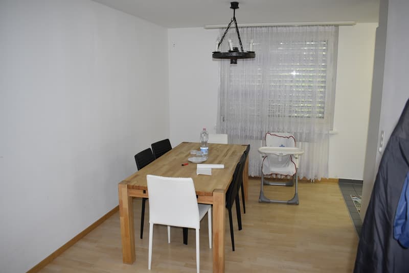 Kinderfreundliche 4½ Zimmer Erdgeschosswohnung (3)