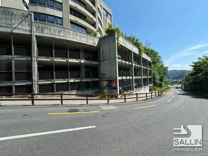 2 places de parc moto situées au centre ville de Fribourg (2)