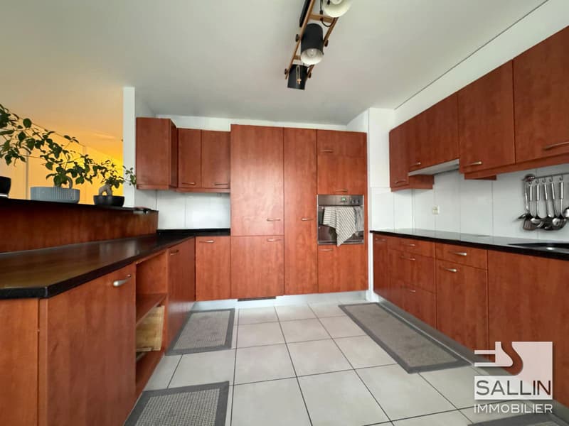 Spacieux appartement de 4½ pièces au   rez-supérieur avec 1 place int. (2)