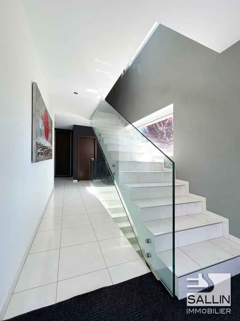 Propriété de haut standing avec piscine et appartement de 2½ pièces (8)