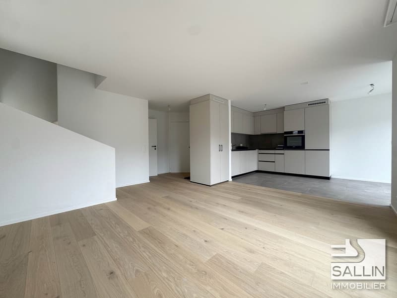 Appartement rénové de 3½ pièces en duplex, env. 90 m², avec 2 pl. ext. (3)