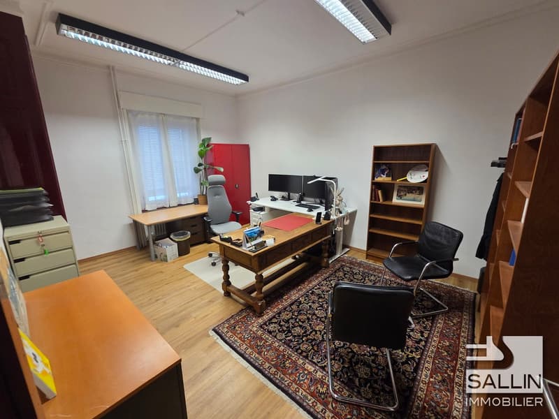 SURFACE ADMINISTRATIVE AU CENTRE VILLE (8)