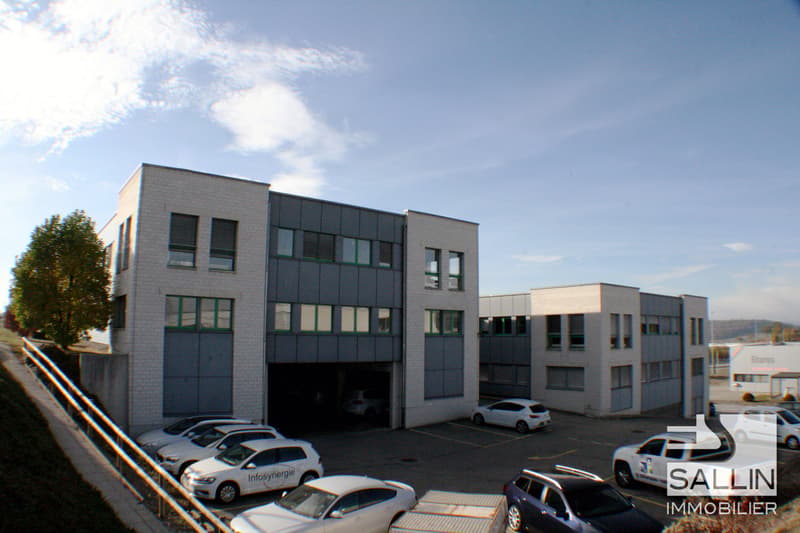 Lumineuse surface administrative open space d'env. 140 m² (12)