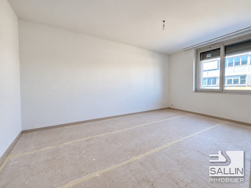 Appartement neuf de 3½ pièces, avec parking, au centre ville (4)