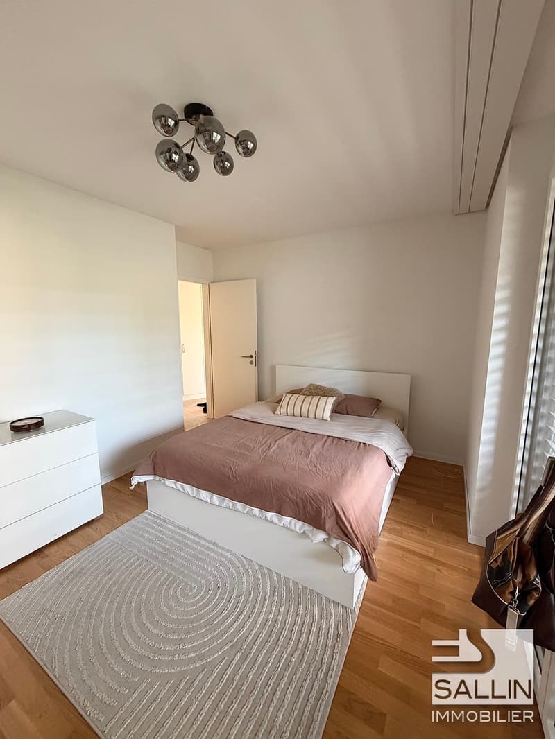 Spacieux appartement récent de 2½ pièces (5)