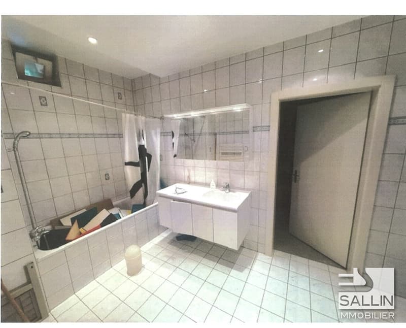 STUDIO DE 61 M² SITUE DANS UNE VILLA A PROXIMITE DES HAUTES ECOLES (7)