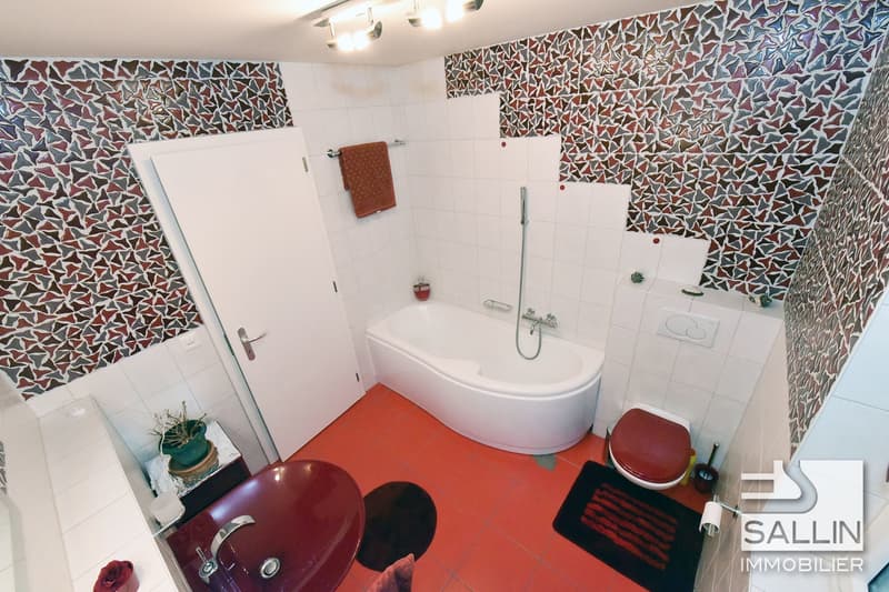 Spacieuse maison de 4½ pièces avec jardin et 2 pl. de parc extérieures (6)