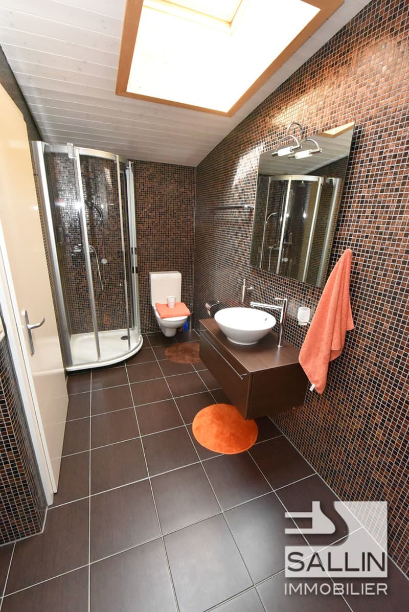 Spacieuse maison de 4½ pièces avec jardin et 2 pl. de parc extérieures (7)