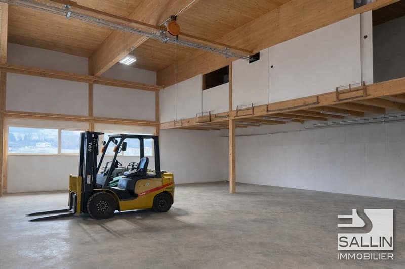 Halle industrielle d'env. 445 m² avec appartement de 5½ pièces (9)