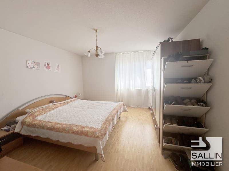 Spacieux appartement de 5 pièces au 3ème étage avec place intérieure (4)