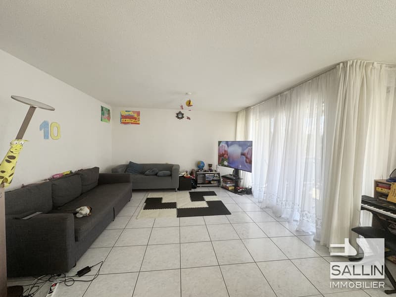 Spacieux appartement de 5 pièces au 3ème étage avec place intérieure (3)