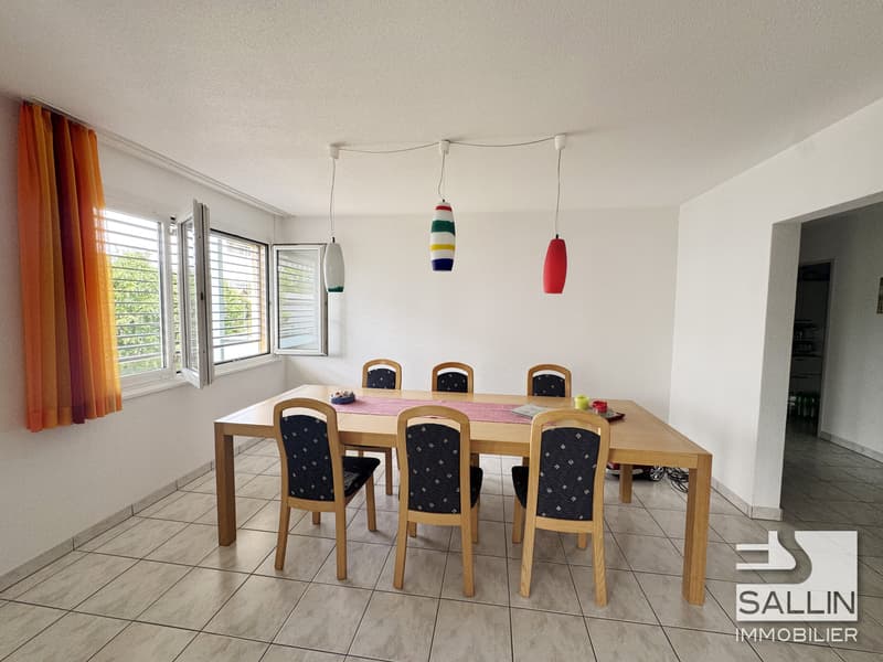 Spacieux appartement de 5 pièces au 2ème étage avec place intérieure (3)