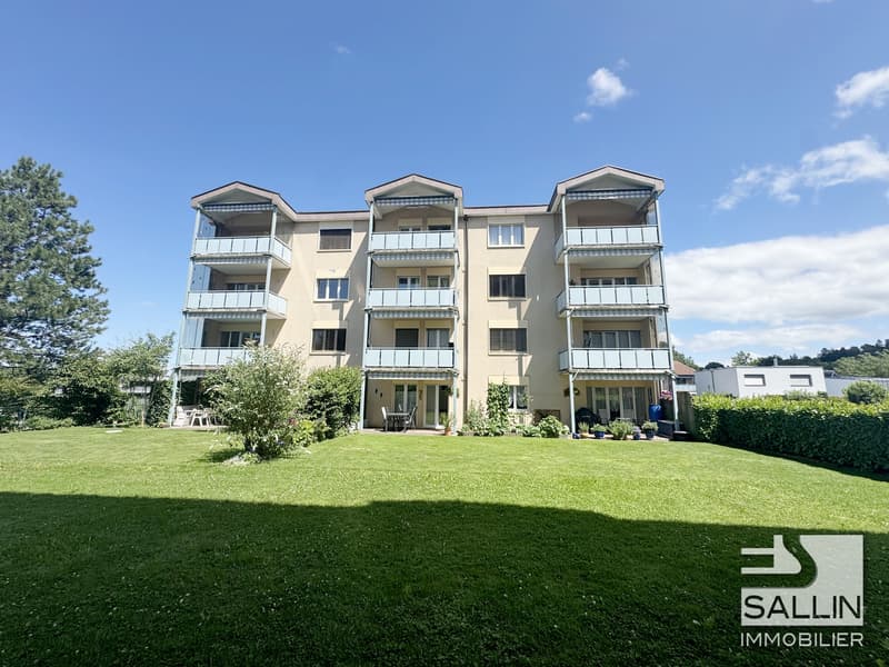 Spacieux appartement de 5 pièces au 2ème étage avec place intérieure (1)