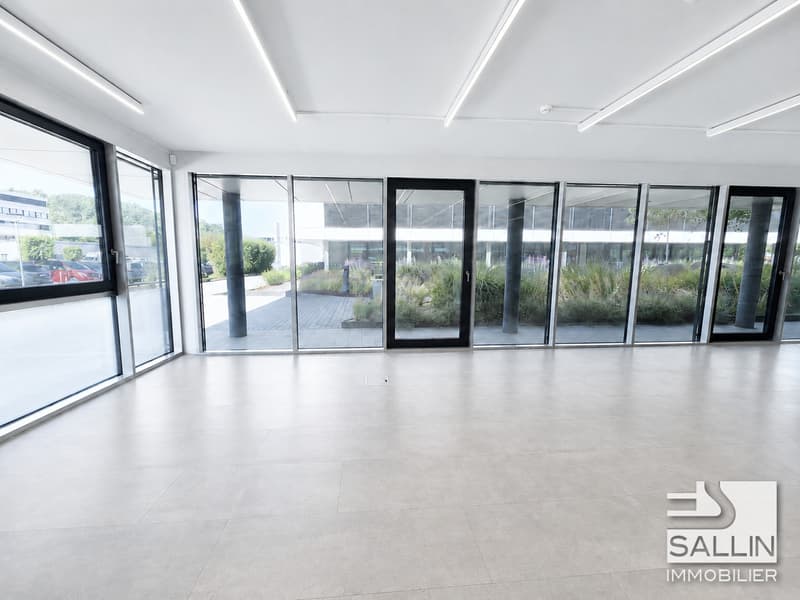 Surfaces admin. récentes de 55 à 340 m² situées au rez & 1er étage (4)