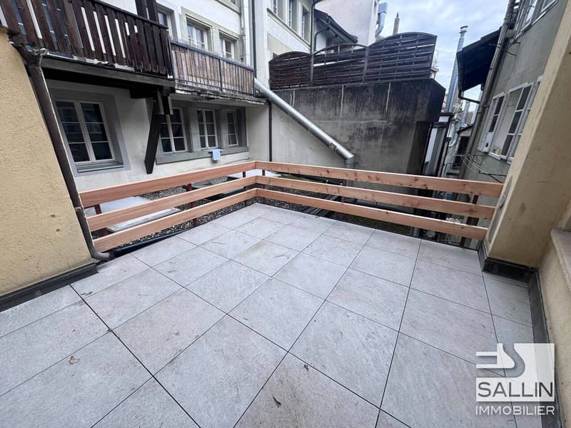 STUDIO RENOVE AVEC TERRASSE AU CENTRE VILLE (8)