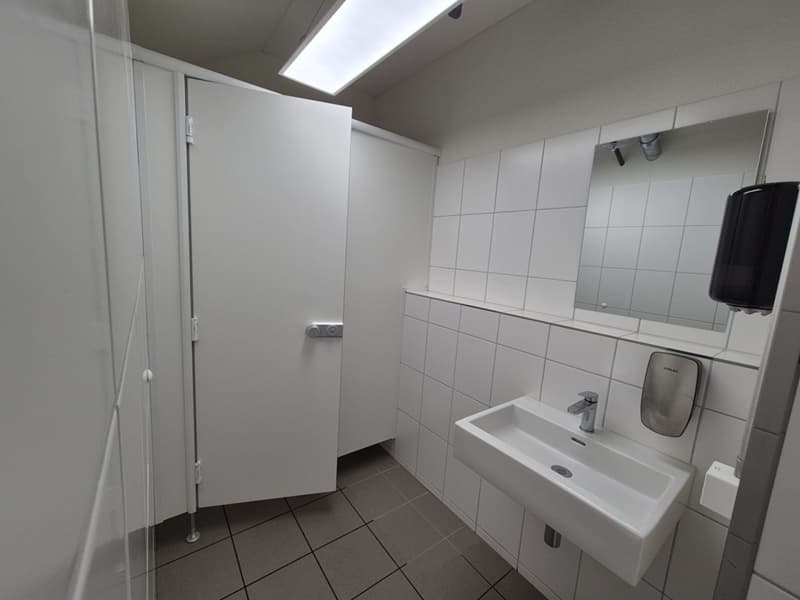 G Personal-WC.jpg