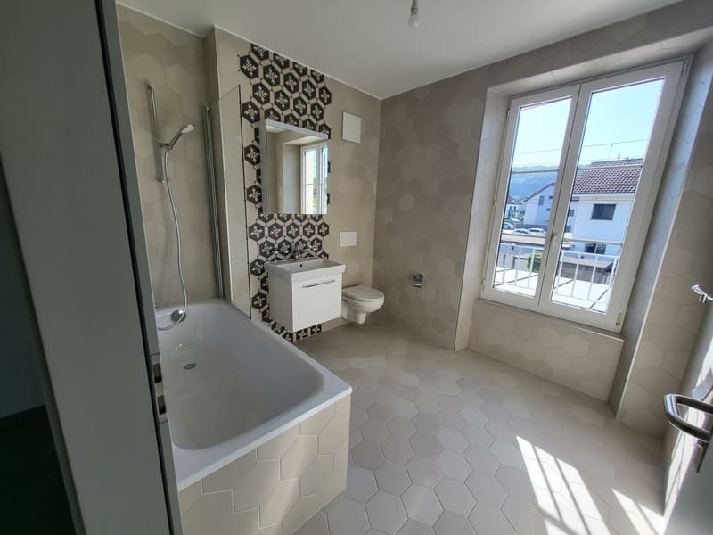 10334-100-1001-09-Salle de bains.jpg