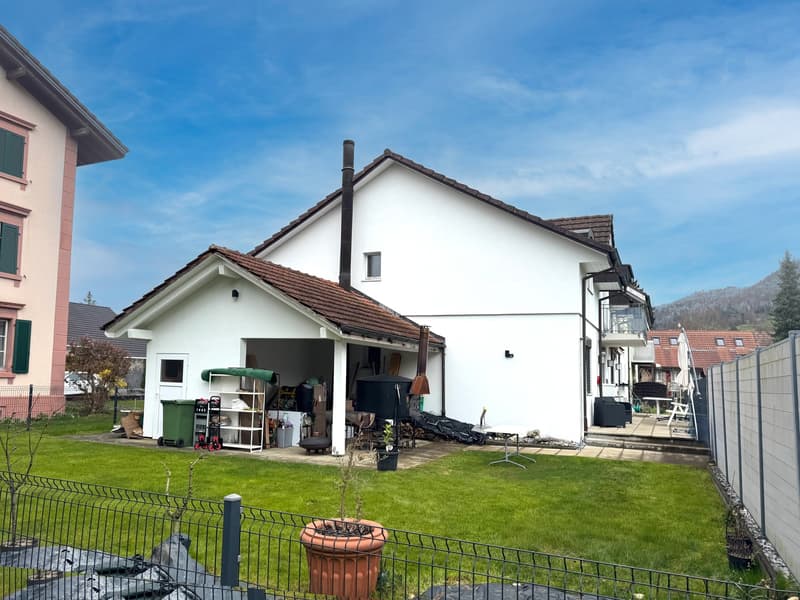 Teilsaniertes Zweifamilienhaus mit Entwicklungspotenzial (3)