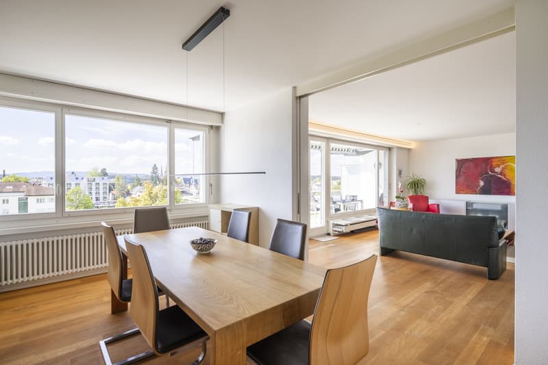4.5-Zimmer-Eigentumswohnung in Pfäffikon ZH grosszügiges Wohnen mit Weitsicht und drei Balkonen (2)