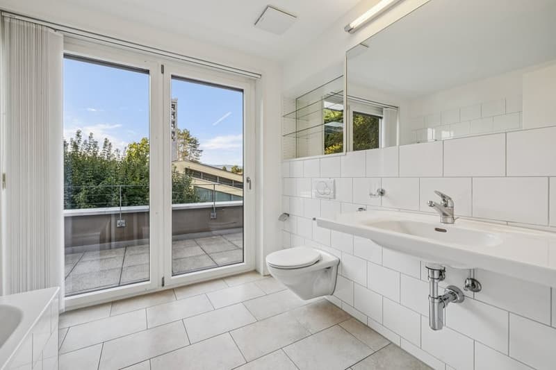 Badezimmer mit Badewanne