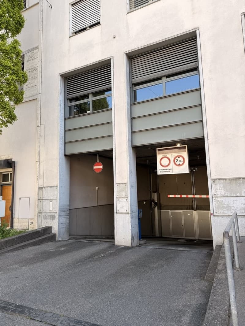 Einstellhalle