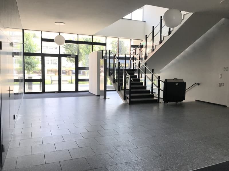 G_Eingang_Treppenhaus.jpg