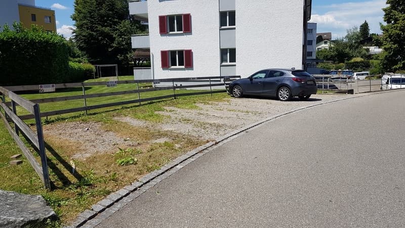 Aussenparkplatz