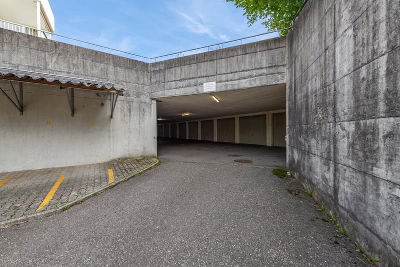 Einfahrt Einstellhalle