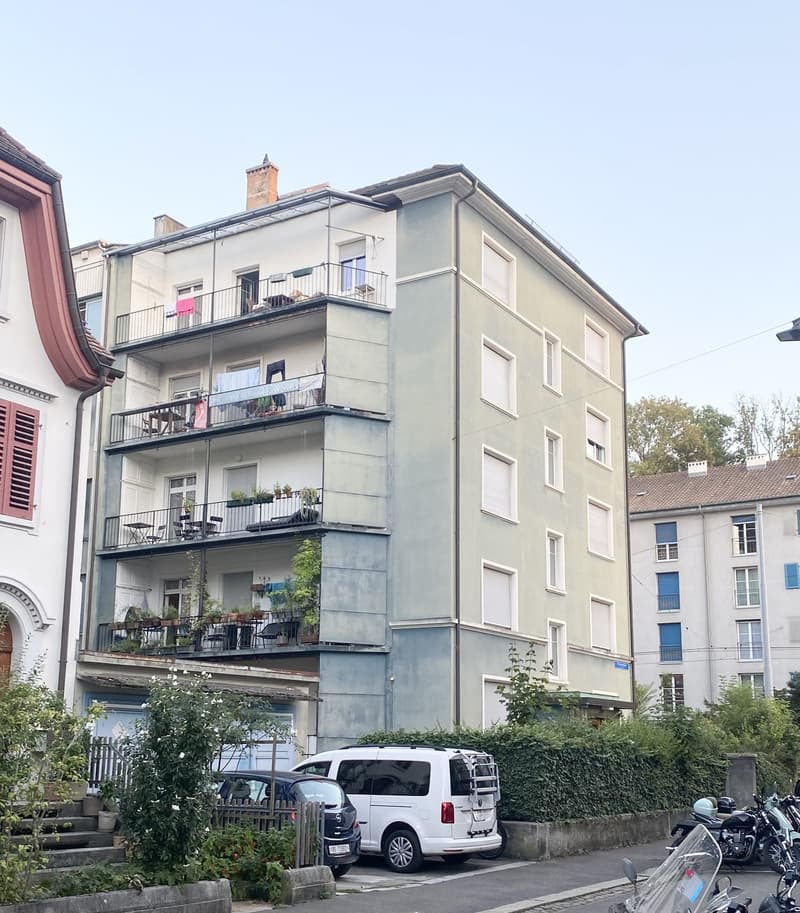 Tolle 4-Zimmer-Altbauwohnung im beliebten Gundeliquartier (11)