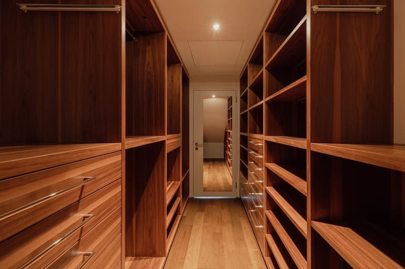 Begehbarer Kleiderschrank