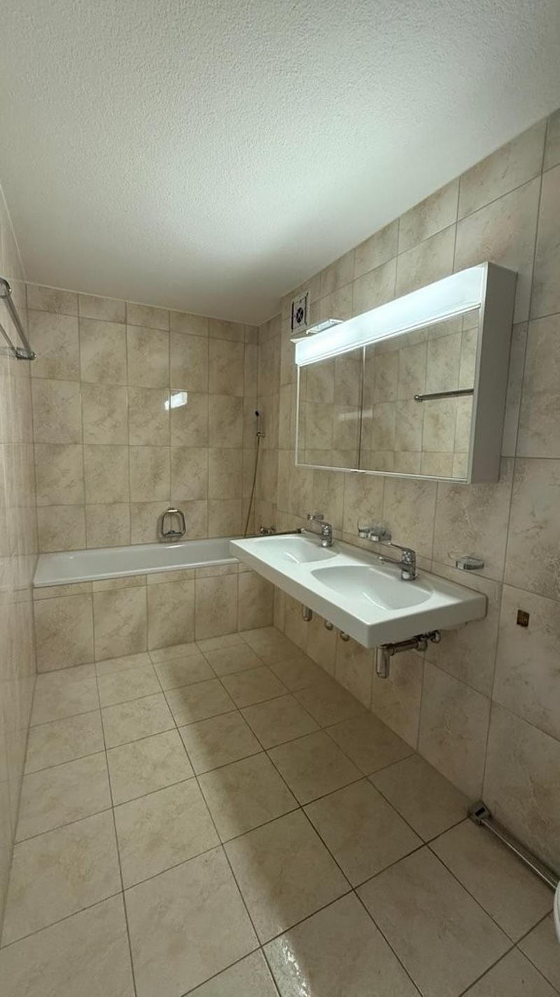 Badezimmer mit Badewanne