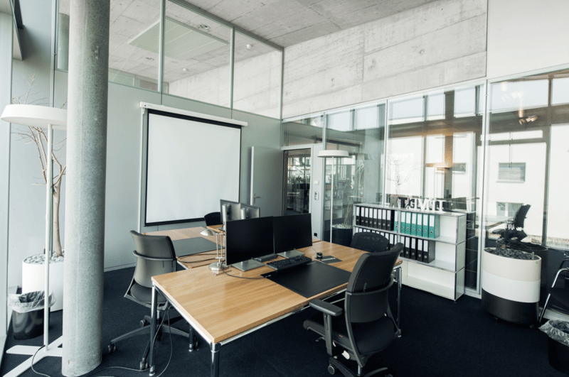 Espaces de bureau représentatifs avec extras particuliers (8)