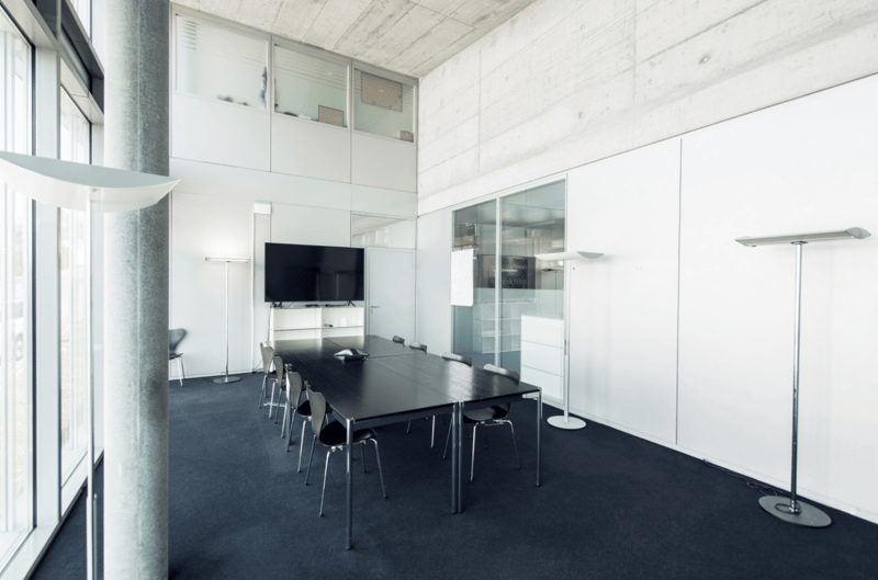 Espaces de bureau représentatifs avec extras particuliers (7)