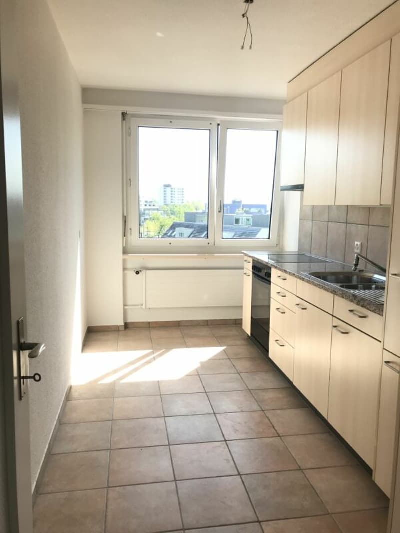 Attraktive 3-Zimmer Wohnung mit Balkon in Schwammendingen (2)