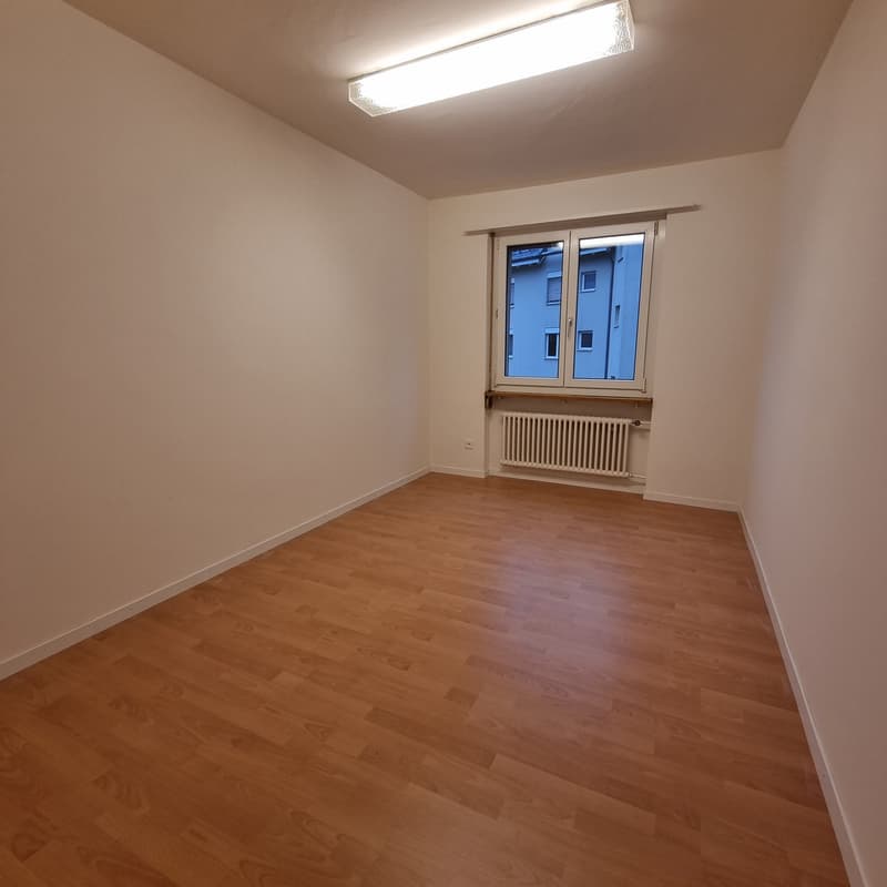 Grosszügige und komfortable 4.5-Zimmerwohnung mit Terrasse (7)