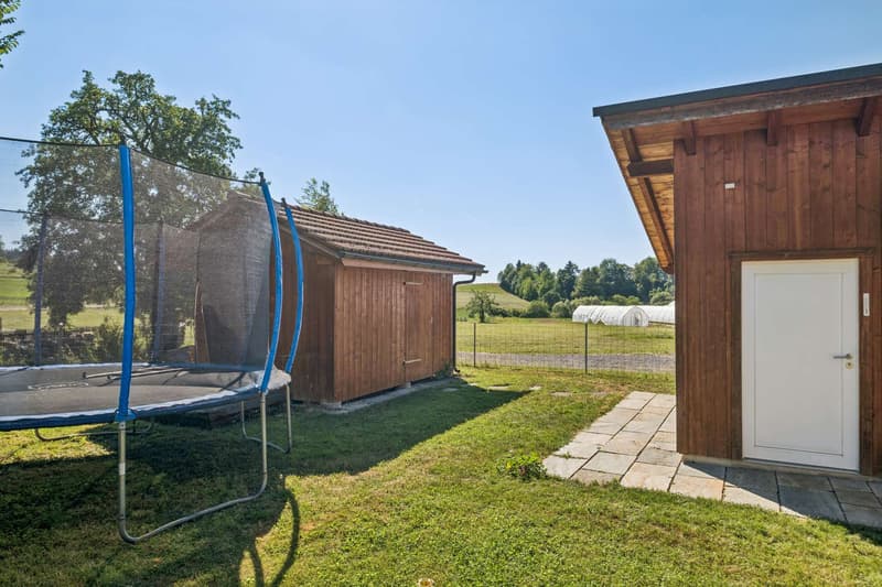 Garten mit Gartenhaus