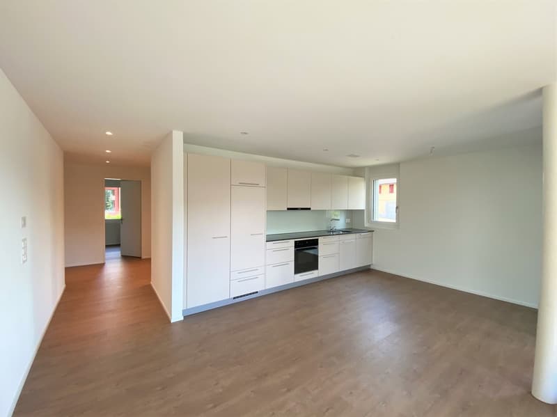 Charmante und modern ausgestattete 2.5-Zimmer-Wohnung mit Balkon (3)