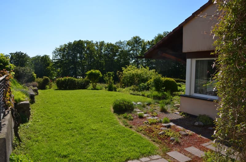 Ein Zuhause für alle, die grosszügiges Wohnen und eine privilegierte Lage schätzen. (1)