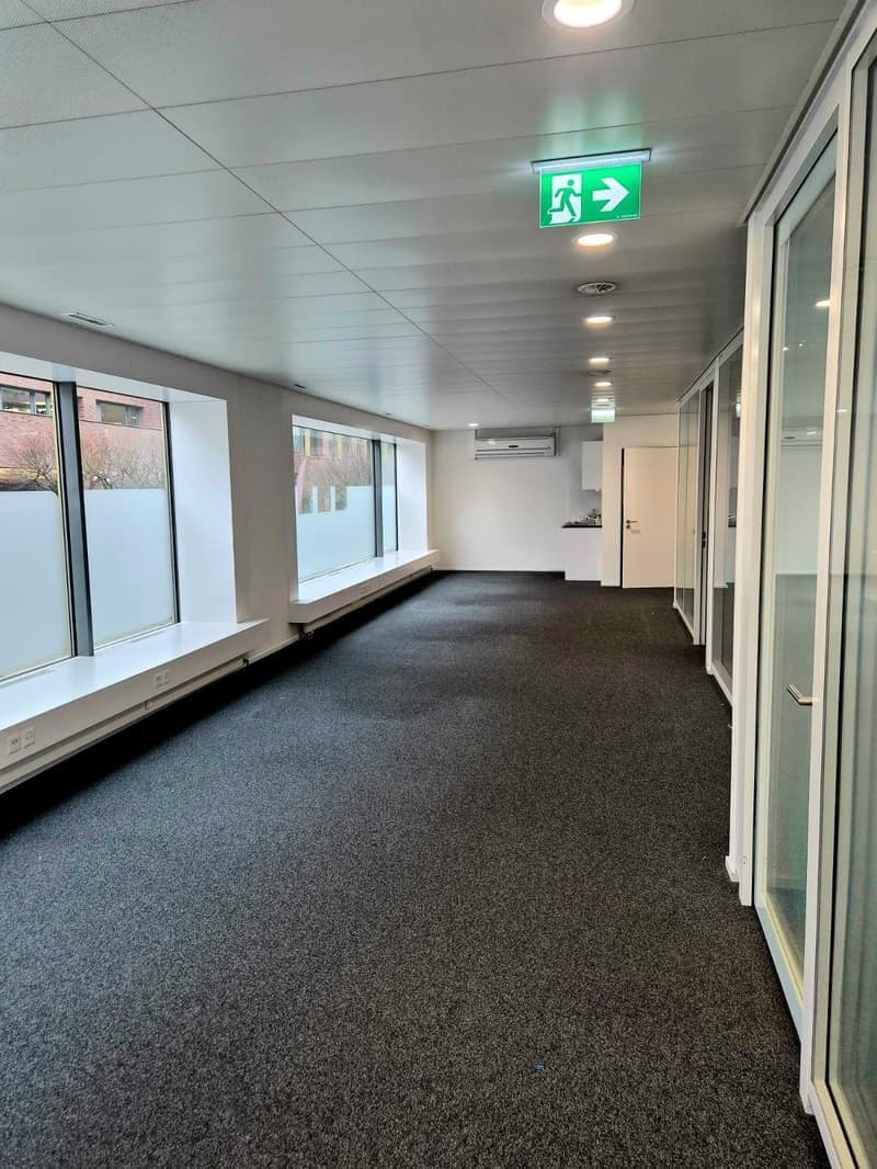 Ausgebaute Fläche 112m2 am Puls von Kloten! (1)