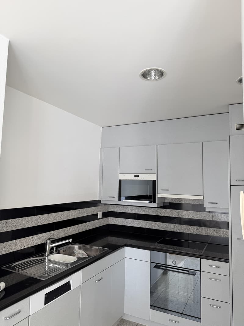 Charmante 2.5-Zimmerwohnung im 1. OG (2)