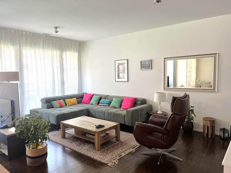 Zentral wohnen in 3.5 Zimmerwohnung im "Square" Kloten (2)