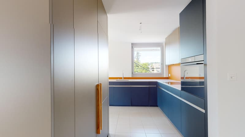 Neuwertige 3.5 Zimmerwohnung, im Erdgeschoss inkl. Fitnessraum und Dachterrasse (5)