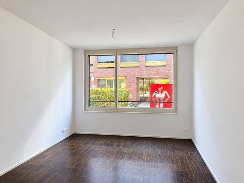 Grosszügige 3.5-Zimmer-Wohnung mit hochwertigem Ausbaustandard in Kloten (3)