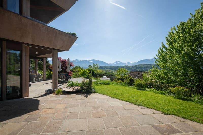Grosszügige Gartenwohnung mit Panoramablick und hochwertigem Wohnkomfort (1)