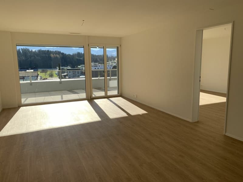 Neuwertige, moderne 2.5-Zimmer-Wohnung in der Überbauung SONNENBÜEL in Eschenbach (3)